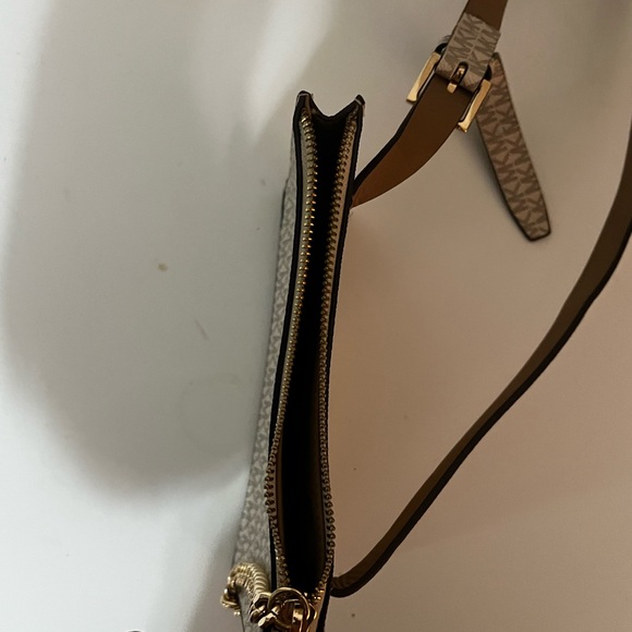 Michael Kors Signature Chain Belt Waist Bag Medium Cream 554131C - Picture 6 of 8